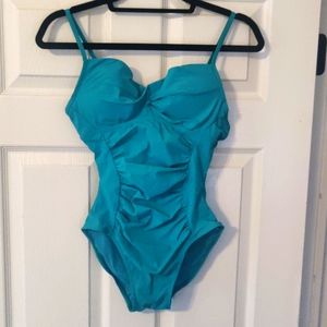 Slimming Teal Swimsuit 👙